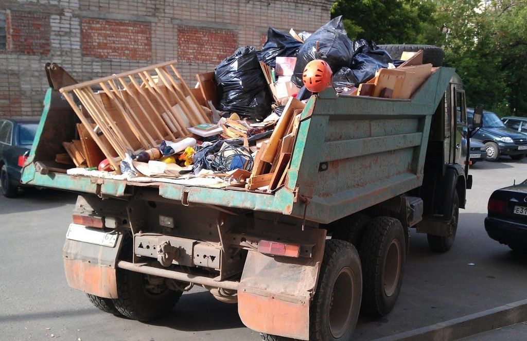 Вывоз мусора из магазина в Мценске от ПроМусор: услуги, цена от 1772 руб., утилизация отходов