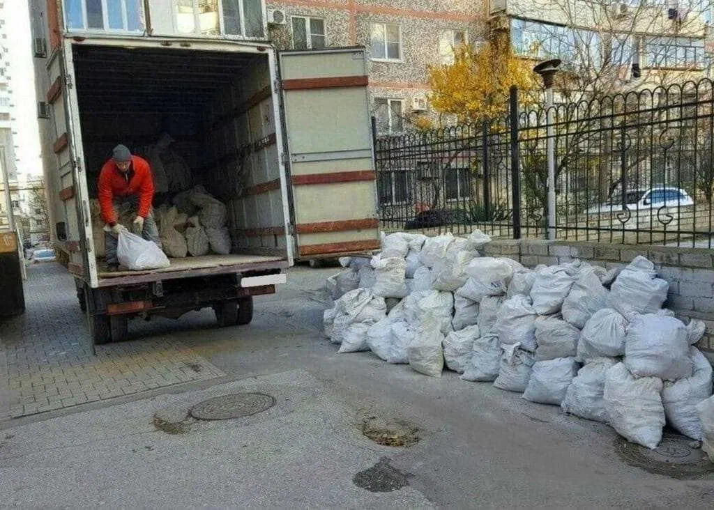 Вывоз мусора после переезда в Мценске в октябре