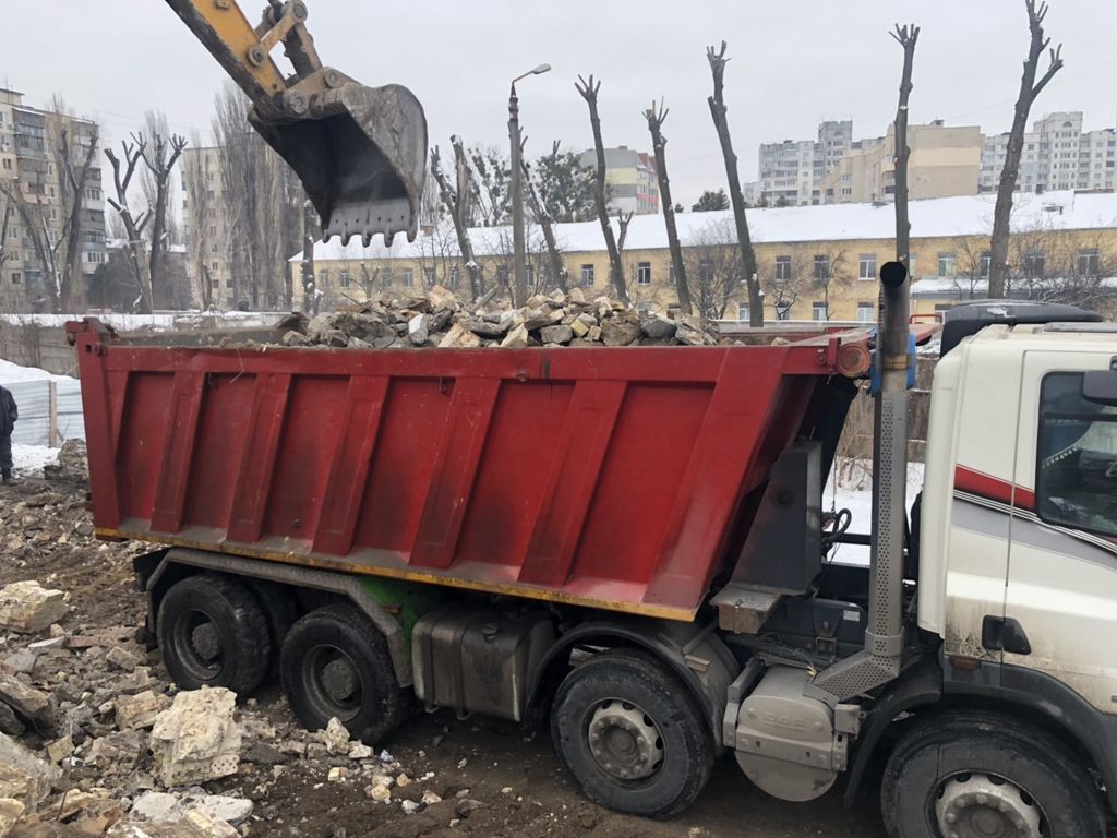 Вывоз мусора Камазом в Мценске в октябре