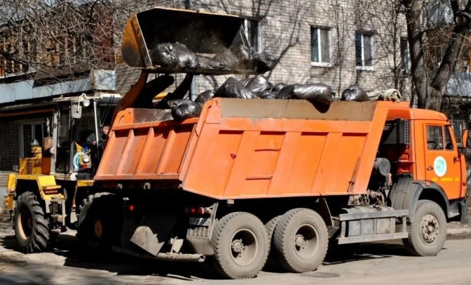 Вывоз мусора грузовым фургоном 5 тонн в Мценске – ПроМусор, аренда, цена от 1570 руб