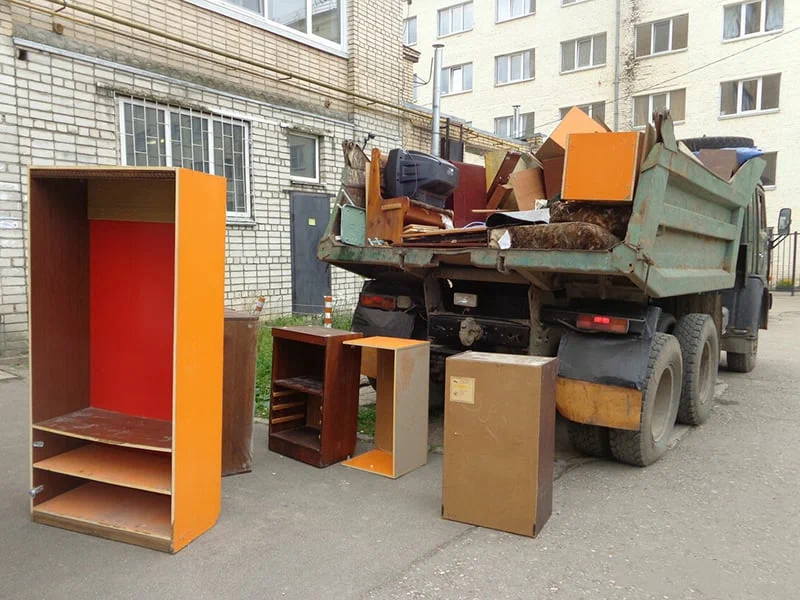 Вывоз шкафа в Мценске от ПроМусор — недорого, демонтаж, утилизация, вывоз из квартиры от 861 руб