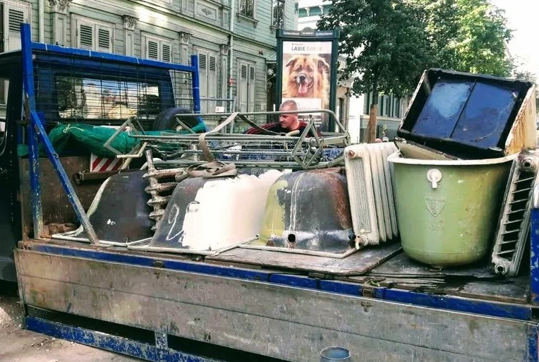 Вывоз старой сантехники в Мценске от ПроМусор: быстро, недорого от 557 руб., утилизация и грузчики