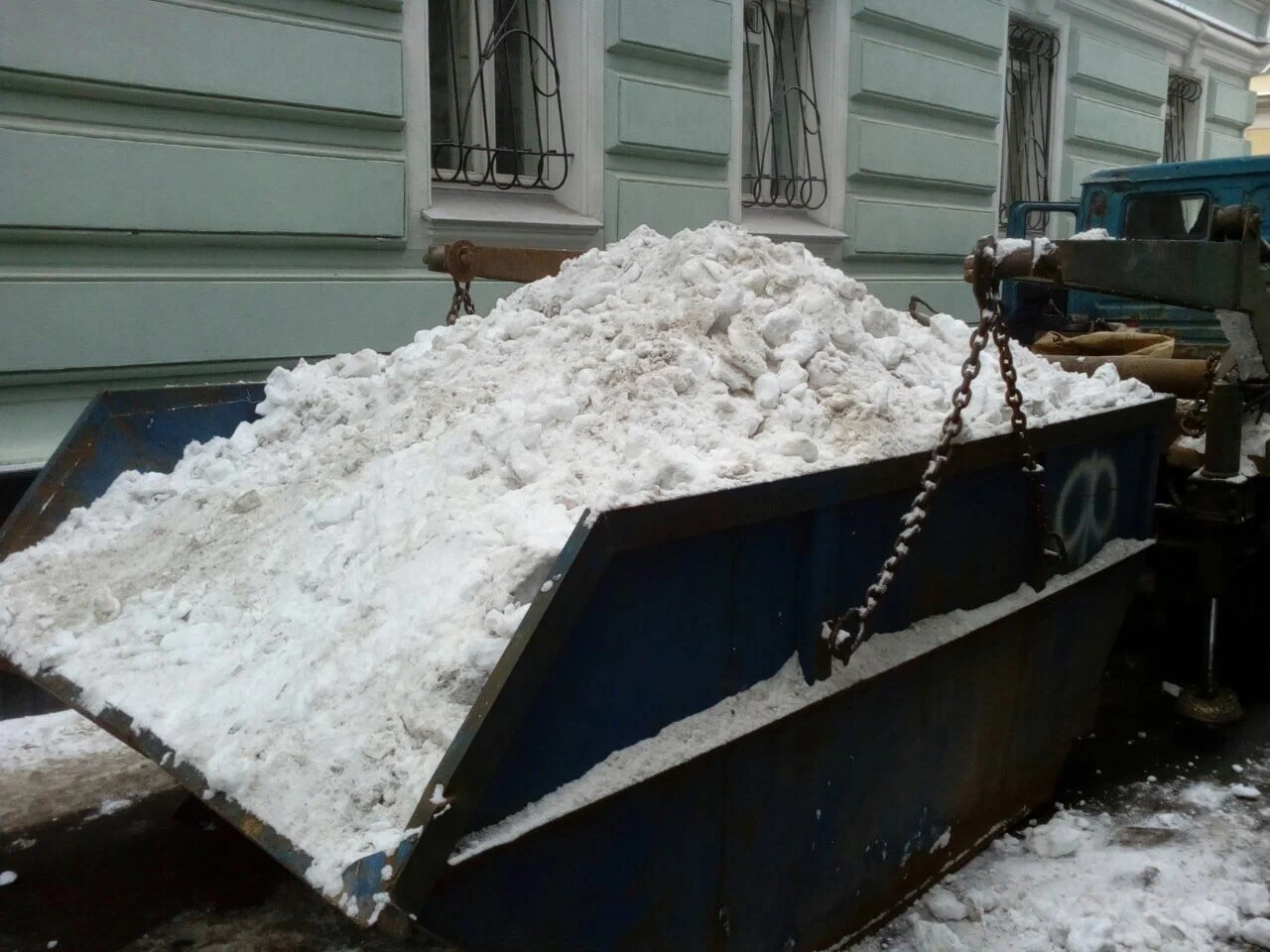 Вывоз снега контейнерами в Мценске в октябре